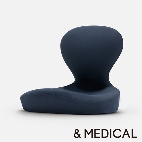 深藍色美姿正座椅，織物材質，擁有流線型的坐墊和後靠，設計簡約現代。