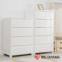 兩組白色塑膠抽屜式收納櫃，左邊為四層，右邊為五層。抽屜表面平滑，帶有內嵌式把手，櫃體呈現簡潔的方形設計，底部有四個短支腳。