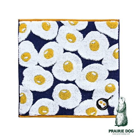 深藍色背景印滿了白色煎蛋圖案，中央有黃色蛋黃，右下角有一個小煎鍋裡有兩個煎蛋，旁邊有一隻站立的土撥鼠插畫。