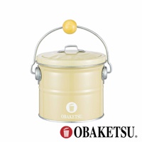 OBAKETSU 品牌黃色手工製蚊香桶，附有木質提把和蓋子，桶身有品牌標誌。