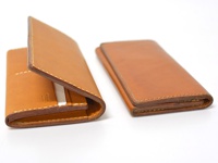 初めはとても張りがありボリュームもありますが、使っていくうちに少しづつ柔らかくなりボリュームも落ち着いていきます。