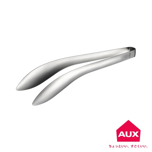 一對銀色不鏽鋼曲型分菜夾，夾身呈光滑彎曲狀，末端帶有品牌標誌。