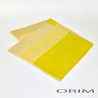 HARUKA 今治耐用絢彩拼接浴巾，以黃色調拼接設計，材質觸感柔軟。