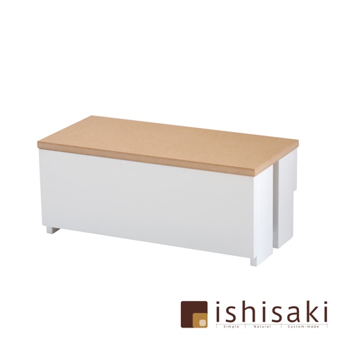 白色木藝附蓋電線收納盒，頂部為淺棕色木質蓋板，整體線條簡潔，設計實用。