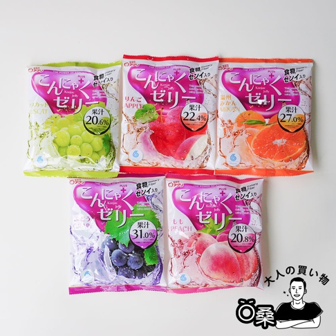 五種口味的雪國AGURI蒟蒻果凍，包含葡萄、蘋果、麝香葡萄、蜜柑和水蜜桃口味，包裝上印有水果圖案和各項資訊。