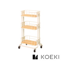 米白色三層置物推車，採用金屬網籃搭配木質層板，底部設有四個萬向輪，方便移動。