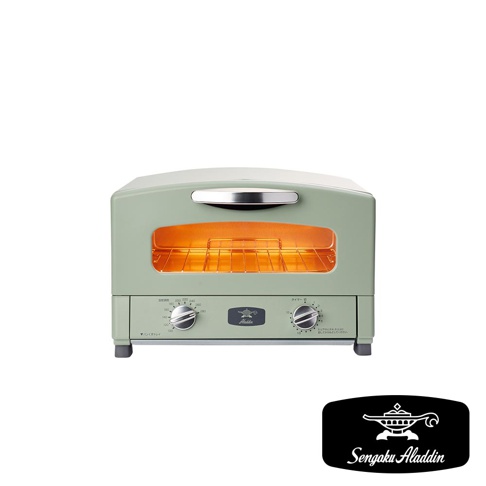復古風格的淺綠色兩枚燒烤箱，配有銀色把手和兩個控制旋鈕，烤箱內部有發熱的烤架。