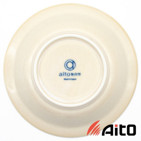 美濃燒葉紋復古溫潤小碗，米白色陶瓷碗，底部有藍色品牌標誌與「Made in Japan」字樣。