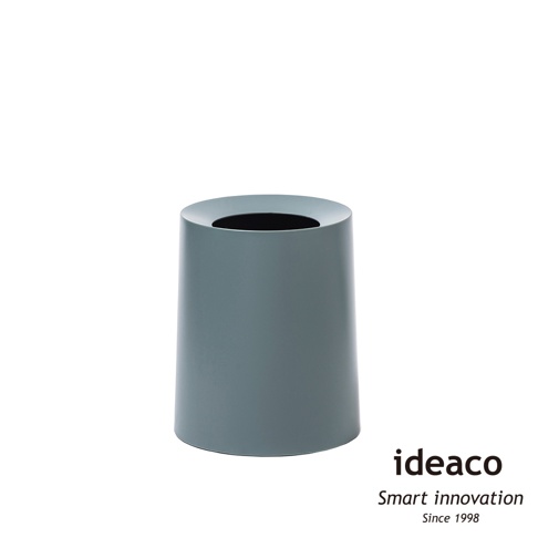 灰色圓形家用垃圾桶，容量11.4公升，採用光滑的塑膠材質，桶身略呈錐形，頂部開口，設計簡潔。