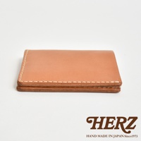 日本HERZ 職人手作皮革二折式薄型卡片鈔票夾 WS-6，淺棕色皮革，乾淨縫線，簡潔設計。