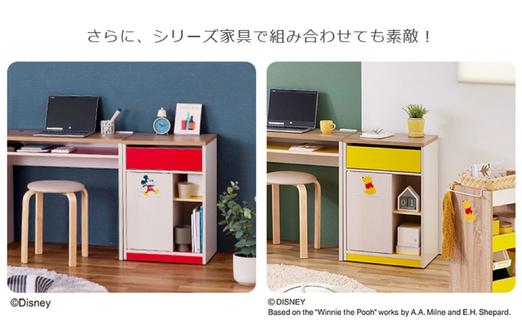 迪士尼系列木質五格桌邊收納櫃，含兩個抽屜，下層為開放式層架，表面飾有米奇或小熊維尼圖案，有紅、黃兩色。