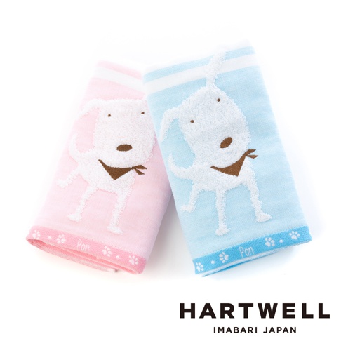 兩條今治純棉紗布毛巾，一條為粉紅色，另一條為淺藍色，均繡有白色小狗圖案，小狗戴著褐色領巾。