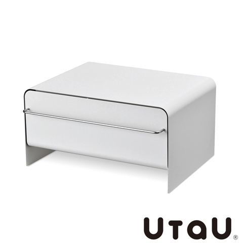 白色抽屜式多功能收納整理櫃，採用簡約設計，櫃體為白色烤漆，搭配一體成形的金屬拉環，整體呈現現代感。