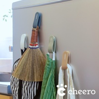 一組三個萬能QQ變形夾，分別為深藍色、淺綠色和淺棕色，夾著掃把、綠色布料和白色網狀袋。