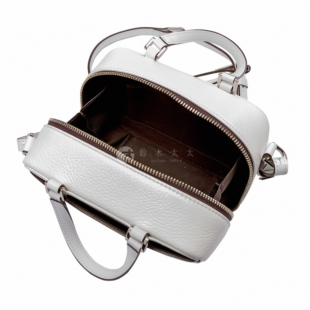 JETTER 迷你箱型包 CJTF-038，白色荔枝紋皮革材質，設有頂部提把和可拆卸肩帶，拉鍊開合，內部深棕色襯裡。