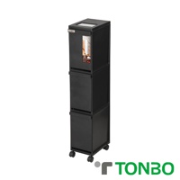 黑色三層抽屜式分類垃圾桶，頂部有透明方形開口，側面有 UNEED 品牌標誌和產品資訊貼紙，垃圾桶下方配有四個小型黑色輪子。