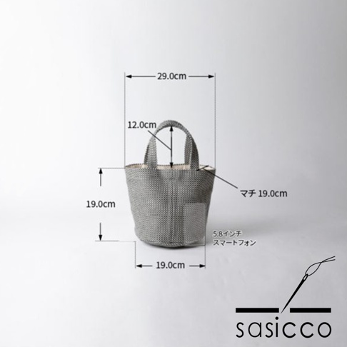灰色三河木綿刺子織圓底水桶包，尺寸標示寬29.0cm、高19.0cm，提把高12.0cm，厚度19.0cm，可放入5.8吋智慧型手機。