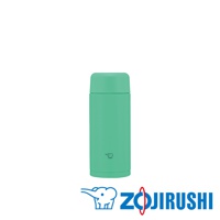 綠色0.25L不鏽鋼一體式中栓旋蓋式真空保溫保冷杯，杯身光滑，有象印標誌，搭配品牌Logo。