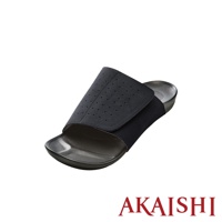 黑色室內拖鞋，鞋面為透氣網布材質，點綴小孔，可調節魔鬼氈設計，鞋底為深灰色，具有紋理。