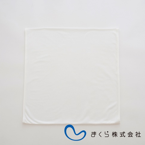 無敵軟枕專用枕套，純白色，柔軟親膚材質，平鋪展開，呈現簡潔的方形。