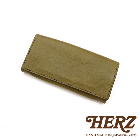 職人手作皮革軟皮長夾 WL-63，橄欖綠色，材質為柔軟皮革，側邊有精緻車縫線，設計簡約。