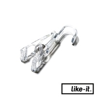 透明塑膠材質製成的雙頭掛式小物夾，一端為夾子設計，另一端為彎鉤，可用於懸掛小型物品。