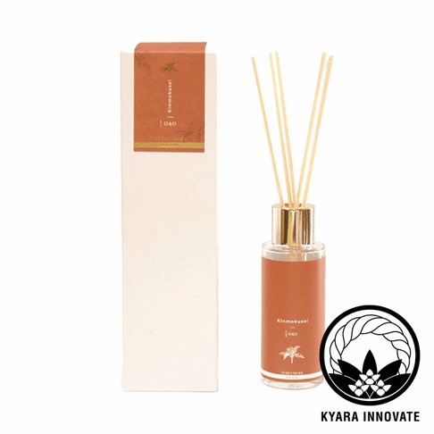 KYARA INNOVATE 的 Kinmokusei 040 室內擴香竹，附有橘色標籤和白色紙盒