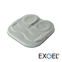 THE OWL Highest 貓頭鷹進階款坐墊，淺灰色，具有特殊人體工學的凹槽設計，旨在提供支撐。坐墊表面為柔軟材質，邊緣有細緻的縫線，整體呈現流線型。