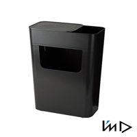 ENOTS 黑色塑膠側面收納置物活動邊桌，具有滑蓋和開放式收納槽，底部有輪子。