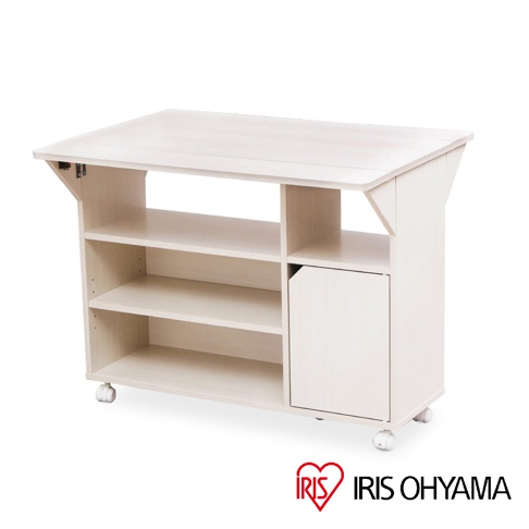 米白色四層置物收納推車，木質結構，設有三層開放式層架及一層帶門儲物空間，推車底部配有四個輪子，方便移動。