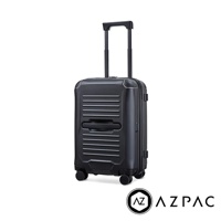 AZPAC Trucker 26吋黑色旅行箱，採用防爆拉鍊設計，箱體為帶有橫向條紋的硬殼材質，配備可伸縮拉桿與四個萬向輪。