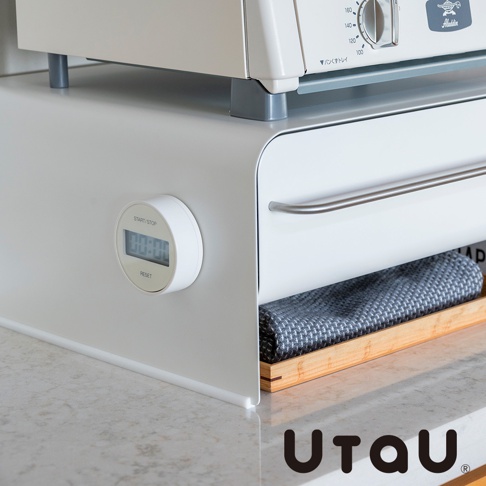 UtaU 抽屜式多功能萬用收納整理櫃，帶有數字計時器，櫃內有木質托盤和灰色布巾