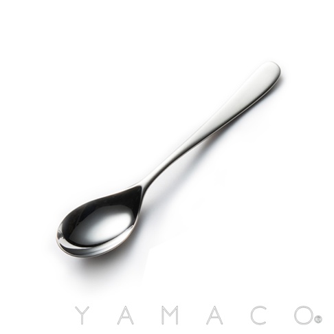 YAMACO 霧面不鏽鋼湯匙，簡約設計，質感細膩。