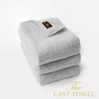 The LAST TOWEL 魔法瞬吸純棉柔毛巾三件組，淺灰色，純棉材質，毛圈蓬鬆，觸感柔軟。
