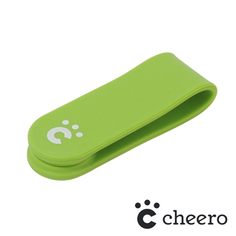 綠色軟質萬能QQ變形夾，帶有白色C字樣與爪印圖案，可彎曲折疊，用於固定物品。