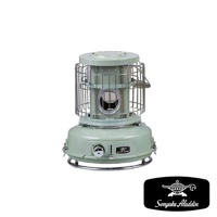 綠色卡式瓦斯暖爐，頂部有圓形出氣口和金屬護網，底部有旋鈕和品牌標誌，整體為金屬材質。