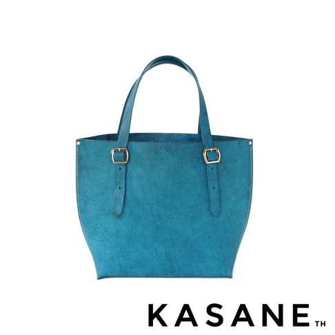 北海道KASANE職人手作義大利Margot皮革托特包，藍綠色調，簡約托特包款式，附有金色釦環裝飾。