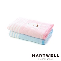 兩條今治純棉紗布毛巾，一條為粉紅色條紋，繡有白色小狗圖案；另一條為淺藍色條紋，搭配可愛的腳印圖案。