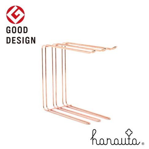 玫瑰金色不鏽鋼三桿抹布架，簡約的線條設計，用於廚房或浴室懸掛抹布、毛巾等物品，底部有三條支撐桿，結構穩定。