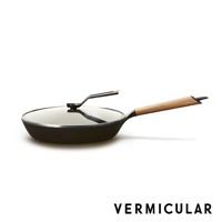 日本製琺瑯鑄鐵平底深鍋26cm+專用鍋蓋 (共2色)