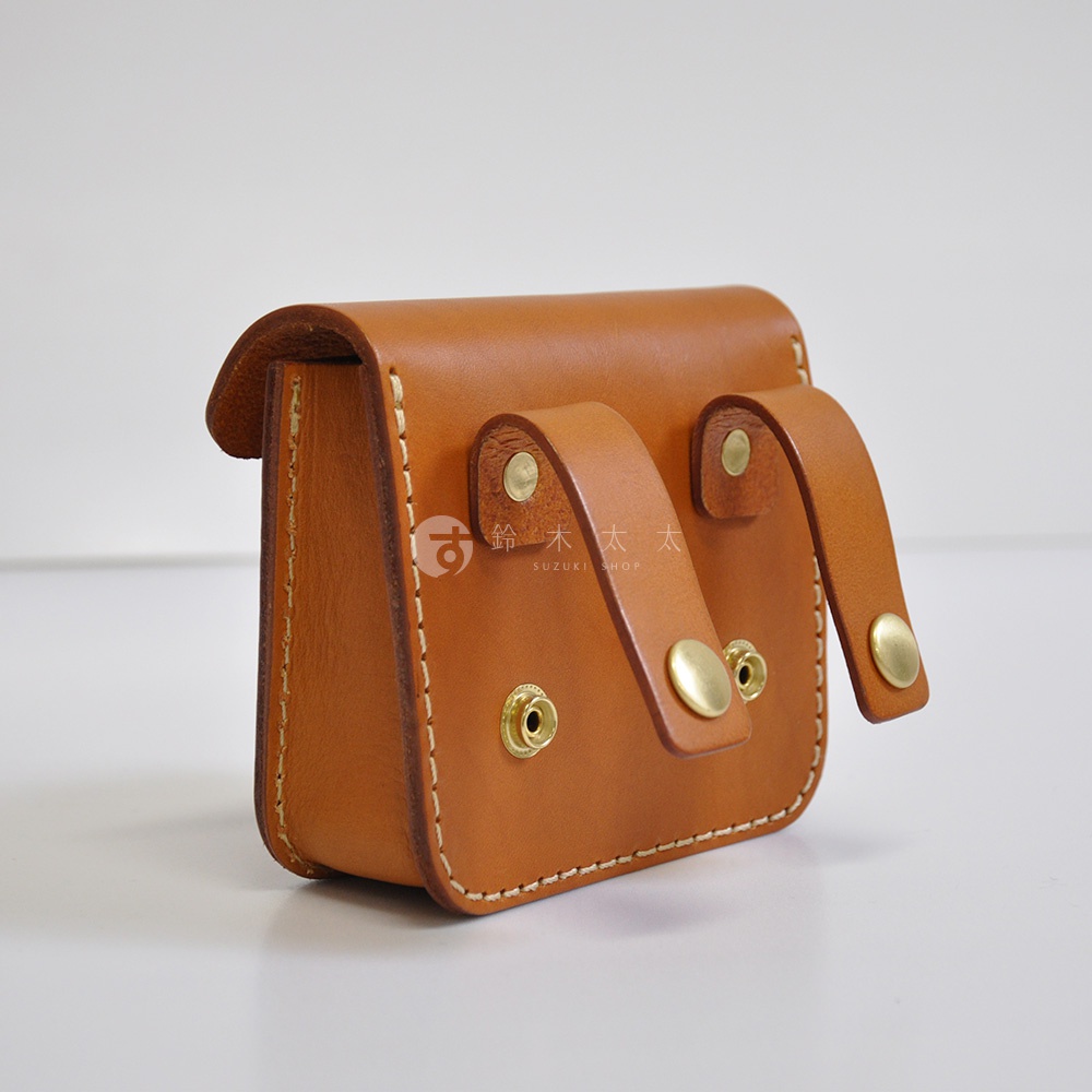 職人手作皮革高爾夫腰包，咖啡棕色，配有兩條皮帶和黃銅按鈕。