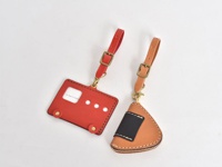 カメラナスにはパスモケース(KC-103)や、おにぎりコインケース(KK-3)を付けたりすることができます。(※別売り)