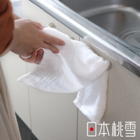 一條白色的 Lite! 輕生活快適速乾薄手掛耳迷你毛巾，質地柔軟，有掛耳設計，方便懸掛。