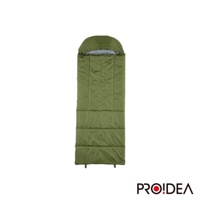 橄欖綠色兩用睡袋，採用填充物，可作為抱枕使用，頂部有連帽設計，底部有支撐腳，材質為尼龍。
