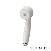 MIGAMI 兩段式水流專髮按摩蓮蓬頭，白色圓形噴頭，中央有淺藍色圓形出水孔，搭配白色手柄，手柄上有淺藍色裝飾環，底部為螺紋接口。