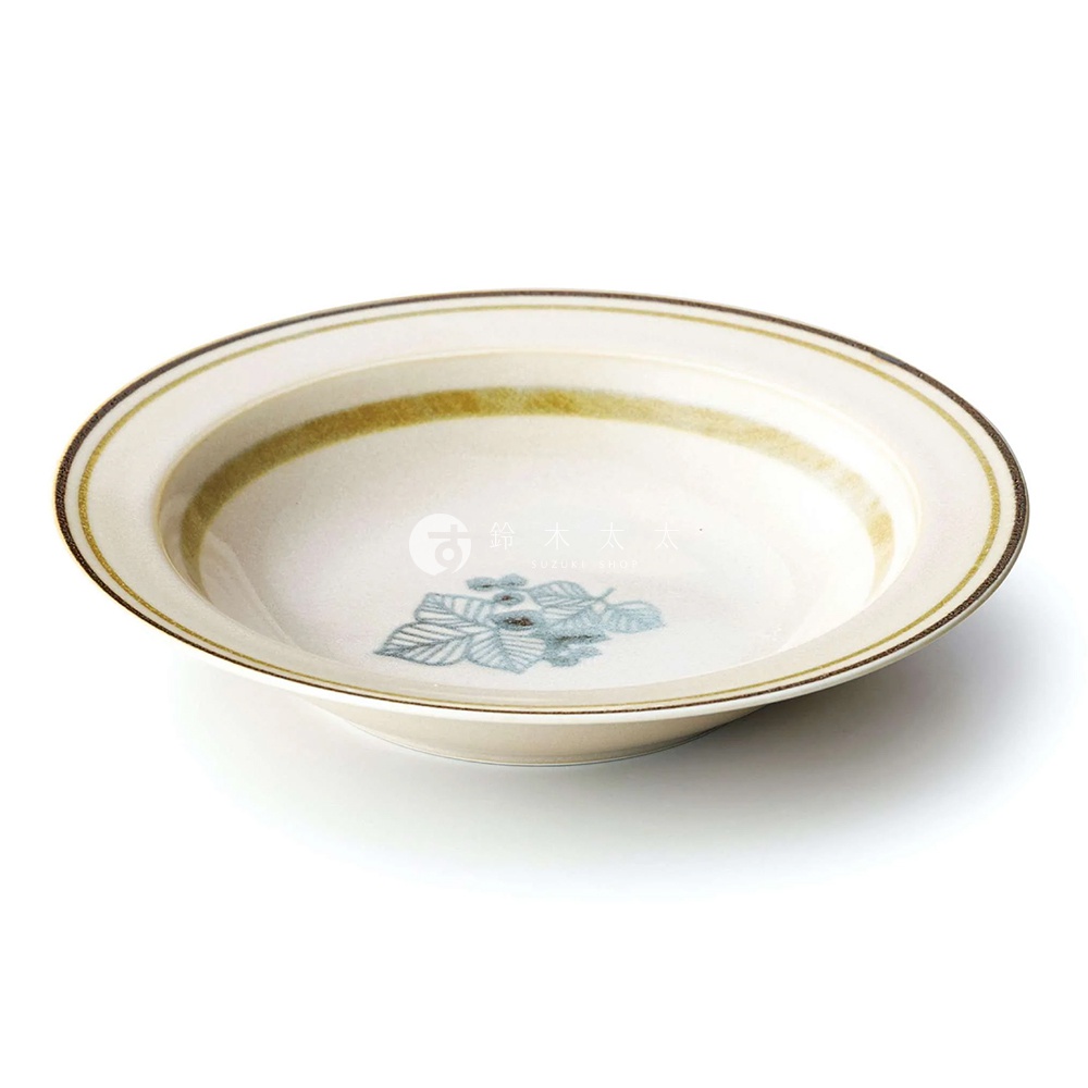 復古溫潤的米白色美濃燒深盤，盤面飾有淺藍色葉紋圖案，盤緣有兩圈細緻的咖啡色與金色線條裝飾。