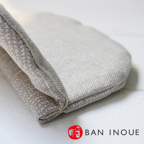 Tricot 棉麻防燙鍋套，淺米色，織紋清晰，材質厚實，設計簡約，適合廚房使用。