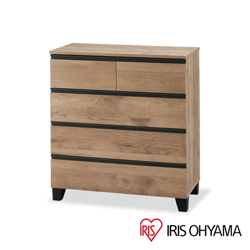 淺木紋材質的五層抽屜櫃，配有黑色把手和黑色櫃腳，頂部有兩個較小的抽屜，下方有三個較大的抽屜。