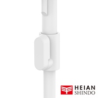 平安伸銅免釘伸縮磁吸置物架 SPL-7WH 的細節特寫，展示了白色調節掛鉤和支架。