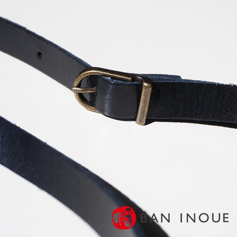 BAN INOUE 品牌的黑色皮帶，帶有黃銅色的帶扣。
